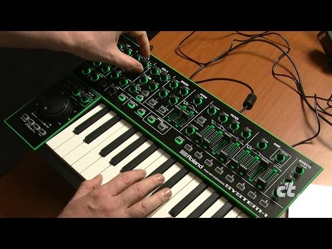 Synthesizer Roland Aira System-1 angespielt