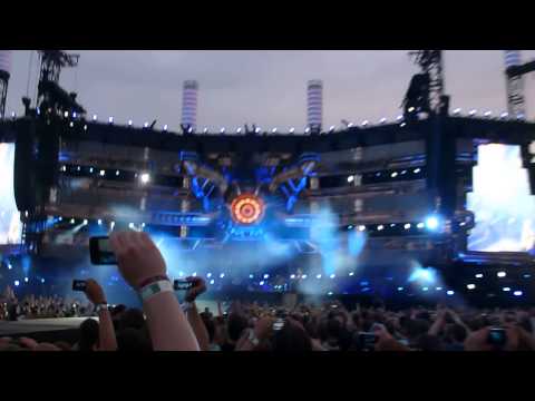 Muse - Bomb intro + Supremacy Live @ Werchter Boutique 18/6/2013 HD