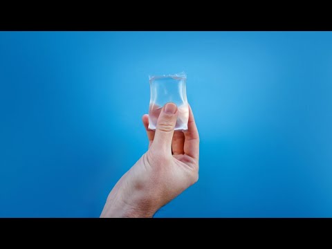 消えるロゴと、消えるパッケージ / Notpla「Making Packaging Disappear」