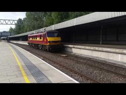 Stafford Railway Station 90035 EWS departs the Mail Platform on the 1st August 2017