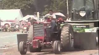 preview picture of video 'Thunder on The Ridge IPA Truck/Tractor Pull 2011 Naturally Aspirated & Outlaw Tractors'