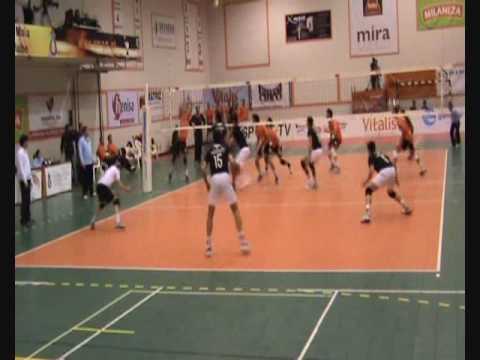 Castelo da Maia x Vitoria SC 3 Set - League 2010.wmv