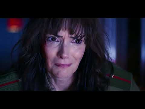 Stranger Things (Season 3) vs Le Matos - Sarah (Synthwave)