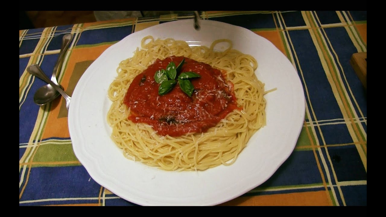 Cómo hacer Espaguetis Rojo con Salsa de Tomate
