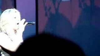 Kelly Clarkson - Don't Waste Your Time - Sydney, Australia
