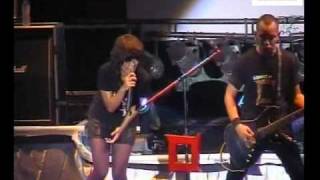 Download lagu Kotak Live in Manahan Solo - Terbang mp3