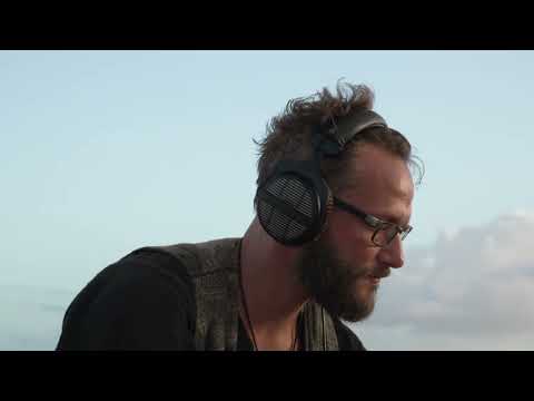 Edición y montaje: Just Emma Live Set,