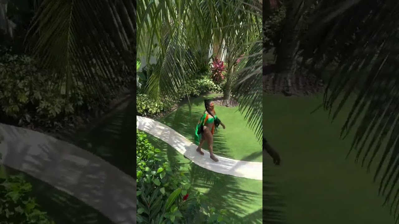 Sheryl Lee Ralph, 69, Stuns In Bikini On Exotic Island