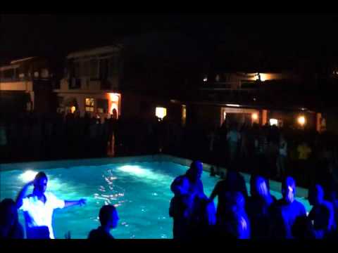 10/09/2011 Robbie Renzi @ Milk! Pool Party / ROMAINTHECLUB.com