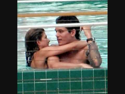 download lagu mp3 mp4 Jennifer Aniston And John Mayer Song, download lagu Jennifer Aniston And John Mayer Song gratis, unduh video klip Jennifer Aniston And John Mayer Song