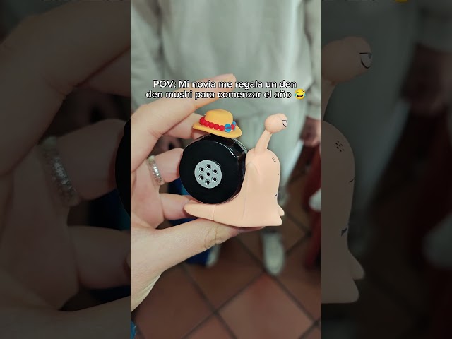 Vídeo relacionado con Plastoy - One Piece Money Box - Snail Phone: Den Den Mushi