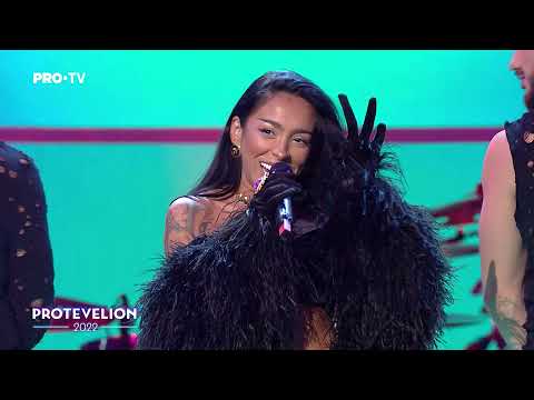PROTEVELION 2022 – Ruby a stins lumina de Revelion și a făcut un show incendiar