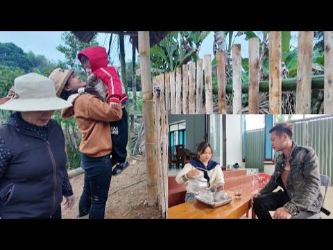 Surprisingly, Duyen's ex-boyfriend came to her house to talk.