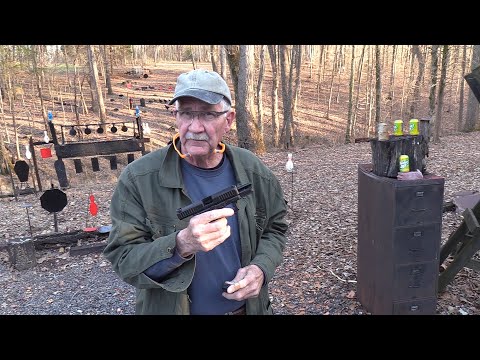 Hickok45 schießt mit der Glock 44