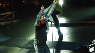 Pearl Jam: Spin The Black Circle [HD] 2013-10-15 - Worcester, MA