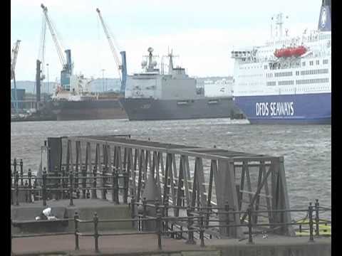 Dutch Assult Ship HNLMS Rotterdam leaves the River Tyne 13th April 2014