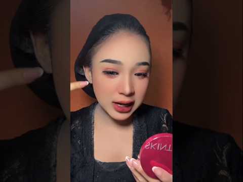 Dapatkan tampilan flawless ala Niken! Ikuti tips makeup-nya yang selalu bikin hasilnya mantap! 💄✨