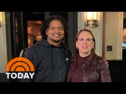 Grandma And Stranger She Texted Celebrate Their 7th Thanksgiving