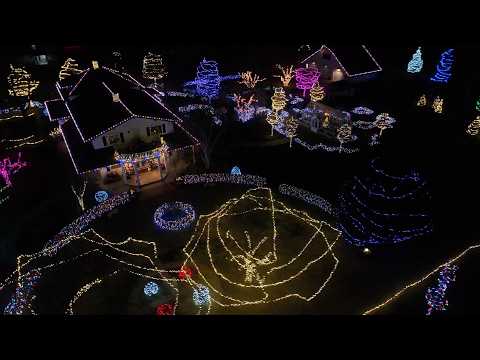 Finishing the Christmas Lights + Christmas Light Tour! 🎄😍💡 // Garden Answer