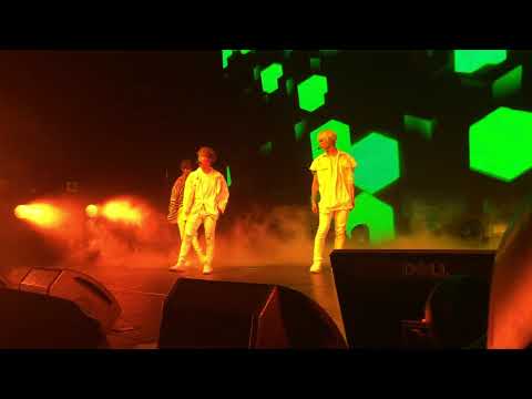 OMG Seventeen Diamond Edge Tour 170818