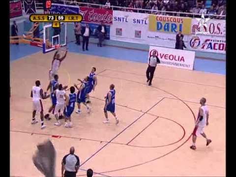 Admirer ce dunk de Zouita