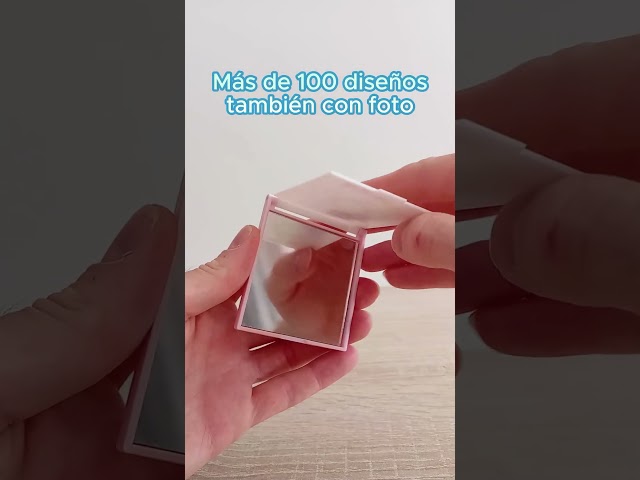 Vídeo relacionado con Transparent Gift Póster con Ilustración en Acuarela de Foto Personalizada. Cuadro y Decoración Personalizada para el Hogar. Regalo Personalizado para bodas, aniversarios, parejas y familias.