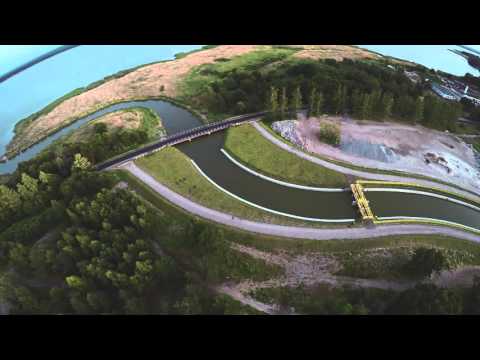 Uniescie: kanał jamneński z lotu ptaka