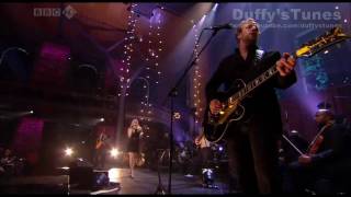 Duffy - Breaking My Own Heart Live.