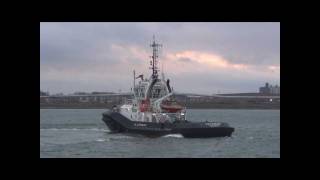 preview picture of video 'Tugboat VB Puissant in Dunkerque ( East )'