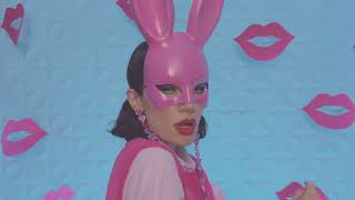 Video zu 'Au Au' ansehen