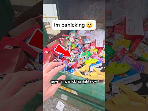 Dumpster diving in panic mode! #dumpsterdiving #candy #toys #halloween #Christmas