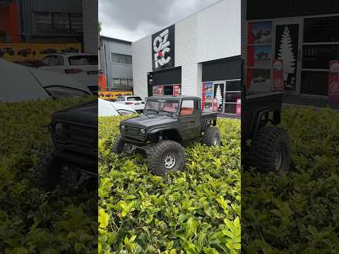 How amazing does this Vanquish VS4-10 RC rock crawler build look? #vanquish #rockcrawler #rccar