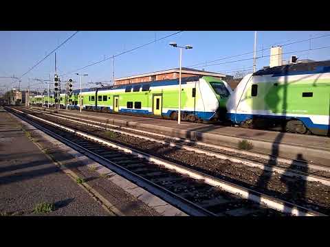 ETR421 024+033 Trenord - Milano Greco - 19/4/2022