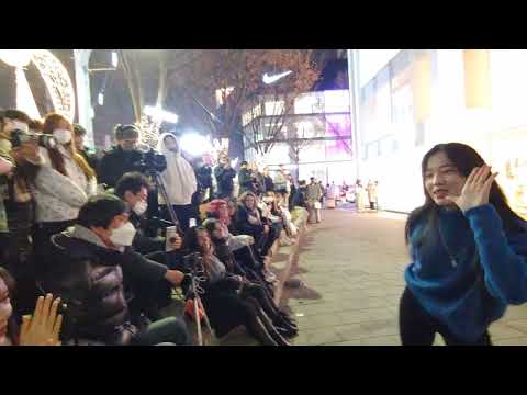 TUESDAY [STREET ARTIST] YU KAGAWA & HYOJIN. INTERACTIVE HONGDAE BUSKING.