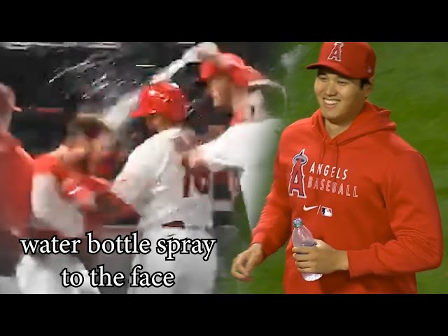 Ohtani with the perfect water bottle spray, a breakdown