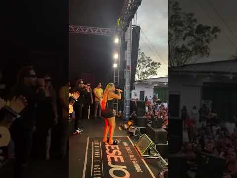 Yara Tchê cantando Vida Vazia com a galera de São Luís do Curu-CE | Central dos Desejeiros
