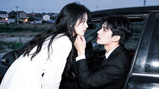 總裁誤以爲灰姑娘害死白月光，逼她下跪狠狠折磨她，她不願再愛離婚遠走，可他卻發現自己錯認白月光，真相大白后百般後悔猛追妻#短劇#虐戀#追妻火葬场