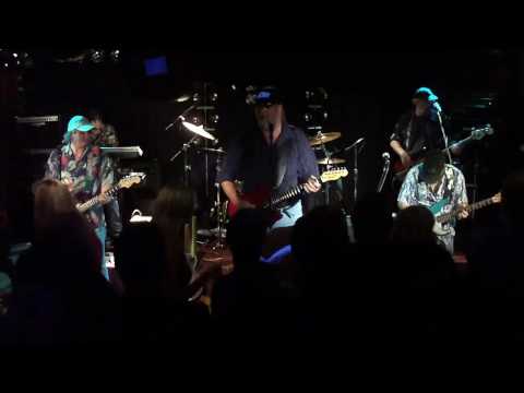 Jerry Doucette - Mama Let Him Play