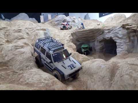 Bruder Jeep Cross Country Racer blau mit Rennfahrer