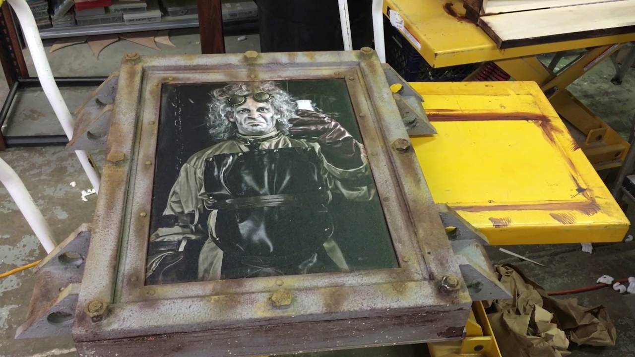 Drop Compartment Portrait