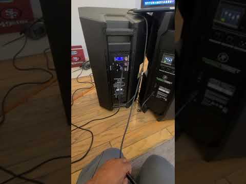 EV ZLX15P vs MACKIE 15BST