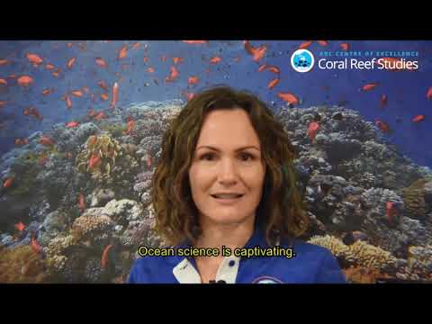 Women in Ocean Science for Marine #WorldHeritage: Aurélie Moya  (Great Barrier Reef, Australia)