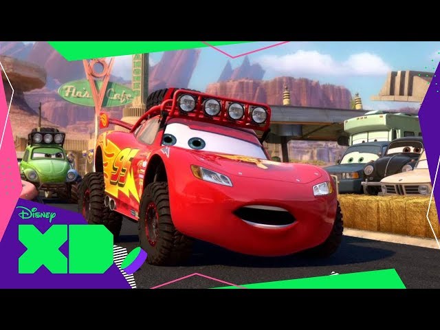 Vídeo relacionado con Mattel Disney Pixar Cars Rescate a toda máquina en Radiador Springs Camión de bomberos de juguete Rojo y Guido, 2 dianas de plástico en forma de fuego y 2 proyectiles de agua, JFL54