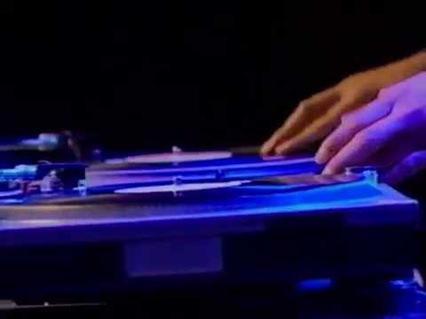 DJ Mike C (Top Rawmen Crew) "Me So Horny" beat juggle at 1999 ITF US Finals