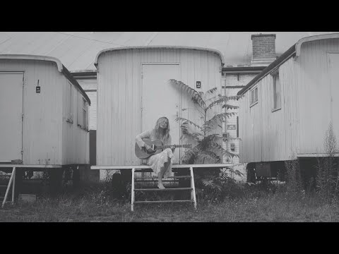 BOBBIE - Old Mountain Music (Official Video)