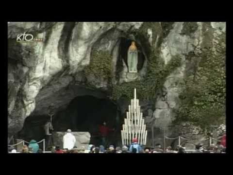 Chapelet à Lourdes