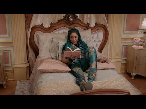 Descendants 3 - Uma And Celia Go Through Audrey's Room | Clip #42