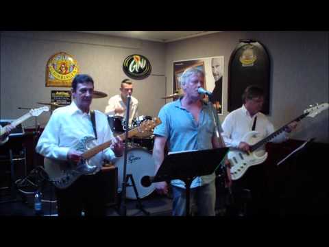 Gino Fox & The Silhouets  : Mean woman blues