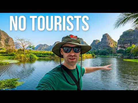 Why is NOBODY Here? 🇻🇳 Vietnam's Most Underrated Town? (Ninh Binh)