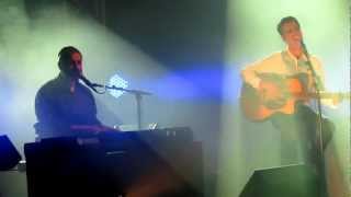 אביתר בנאי ואביב גפן בהופעה - יש שמים מעליי (באמפי שוני)